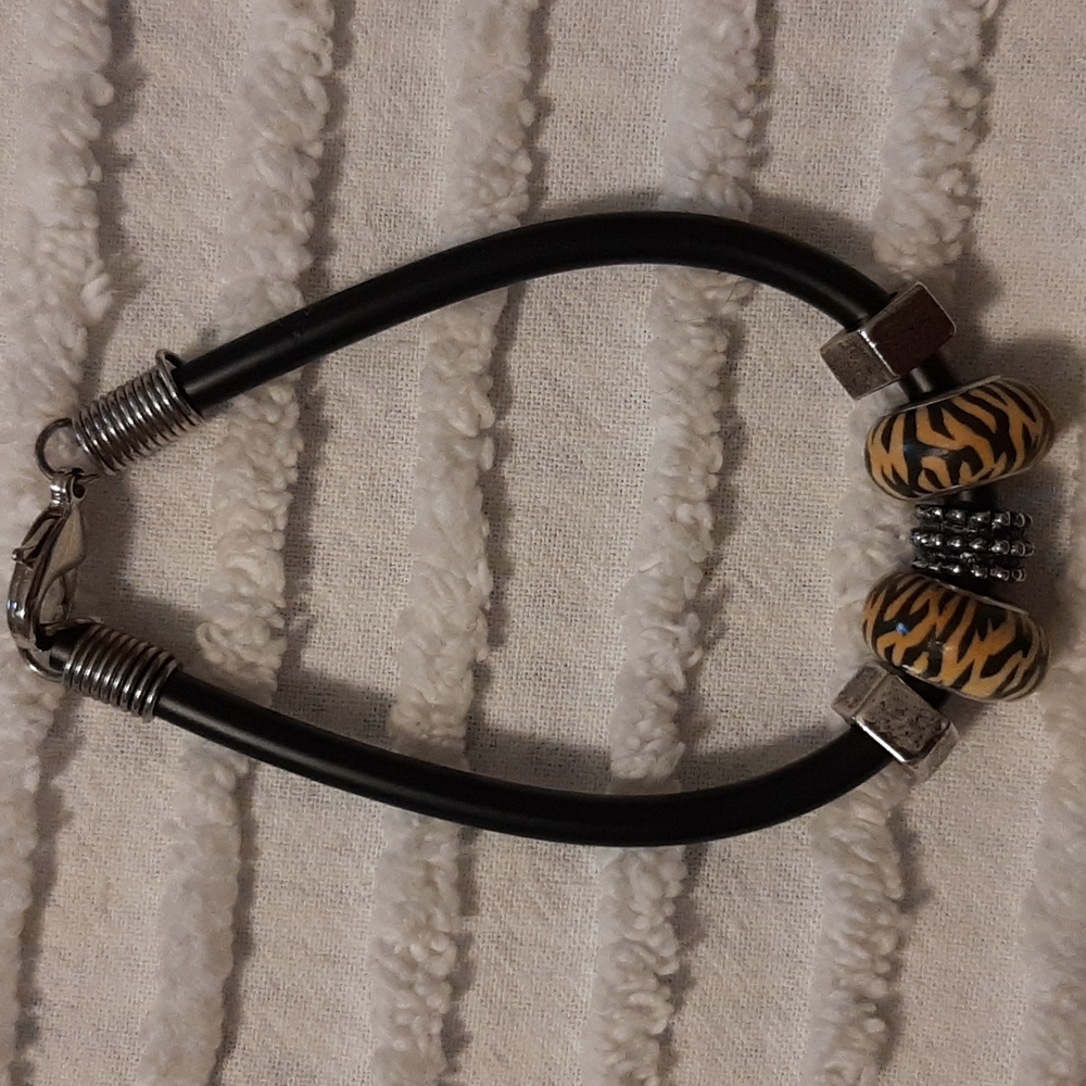 Beaded bracelet